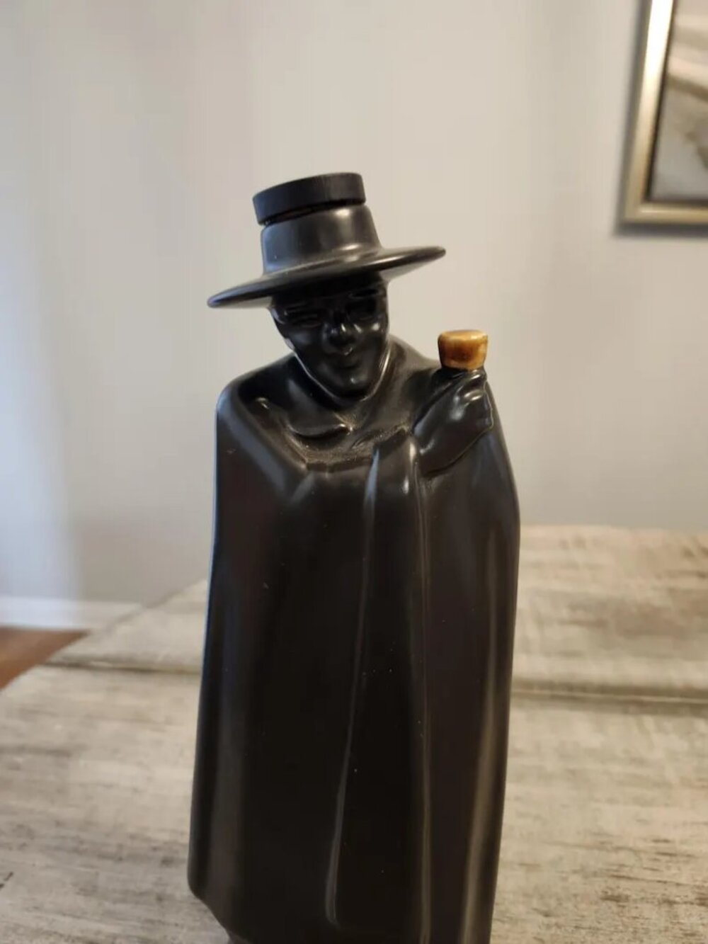Vintage Wedgewood Don Sandman Decanter "The Don Figure" 1969 - Picture 2 of 4